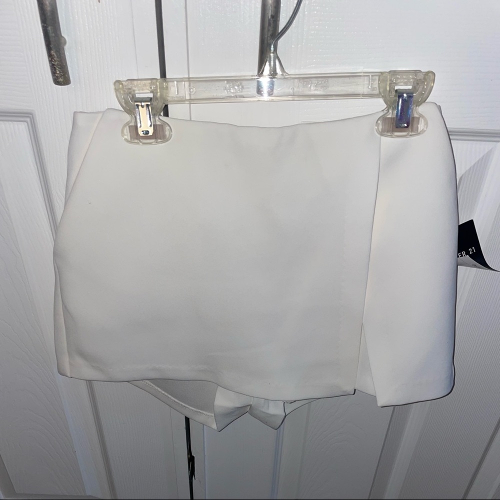 Brand new white skort